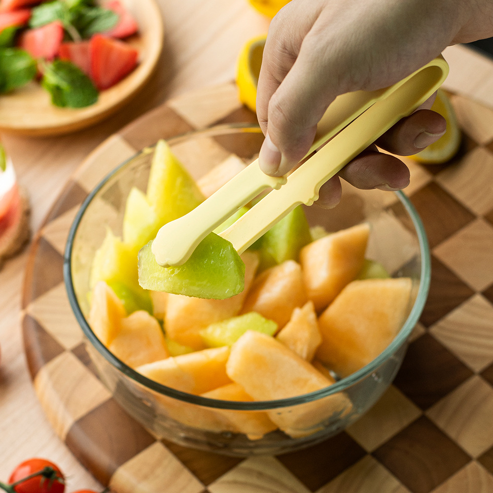 Urocze szczypce do żywności z  – Kitchen Gadgets That Make Life Easier recenzja i cena